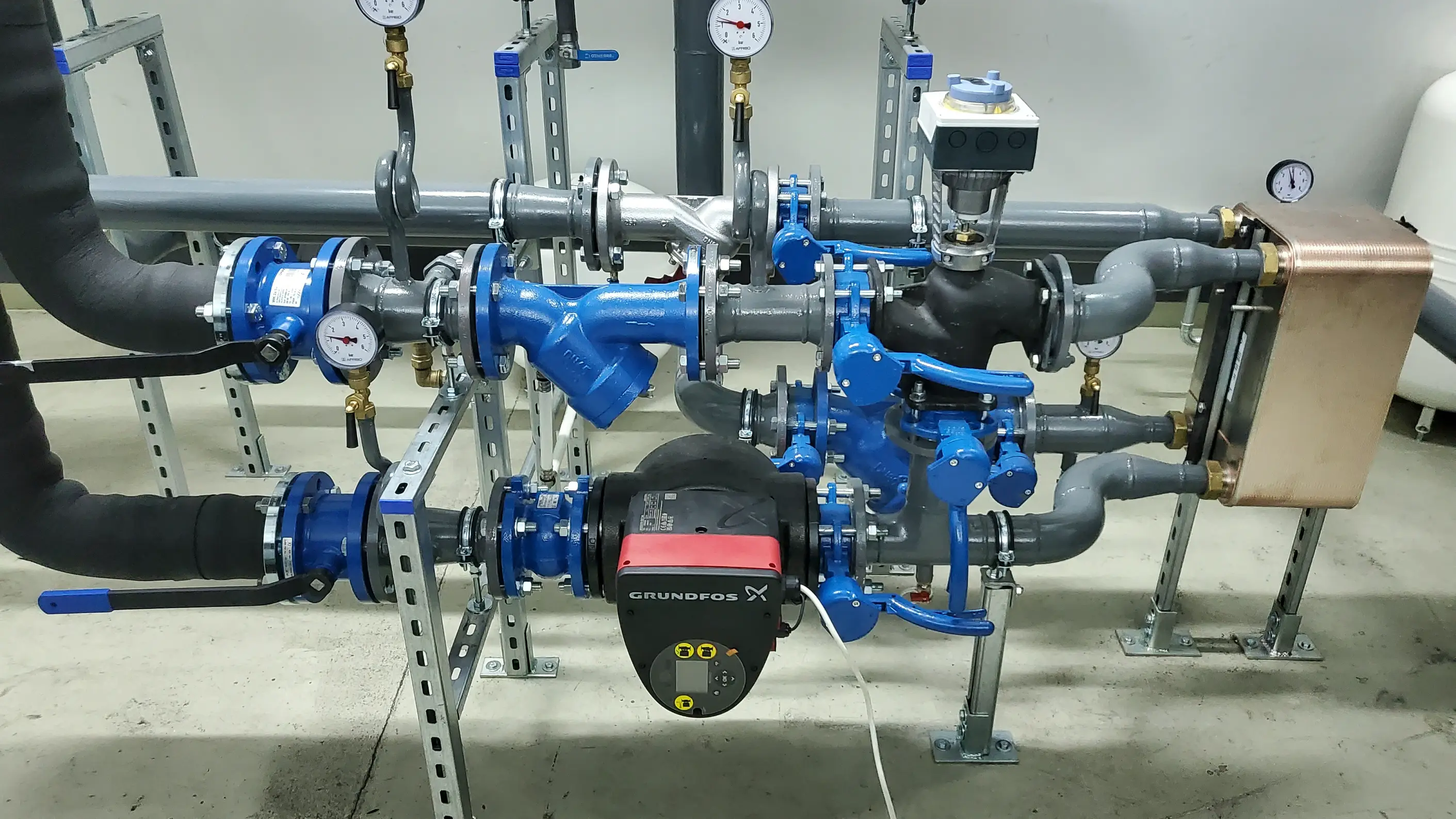 Węzły cieplne i hydrauliczne — realizacja Max System 3